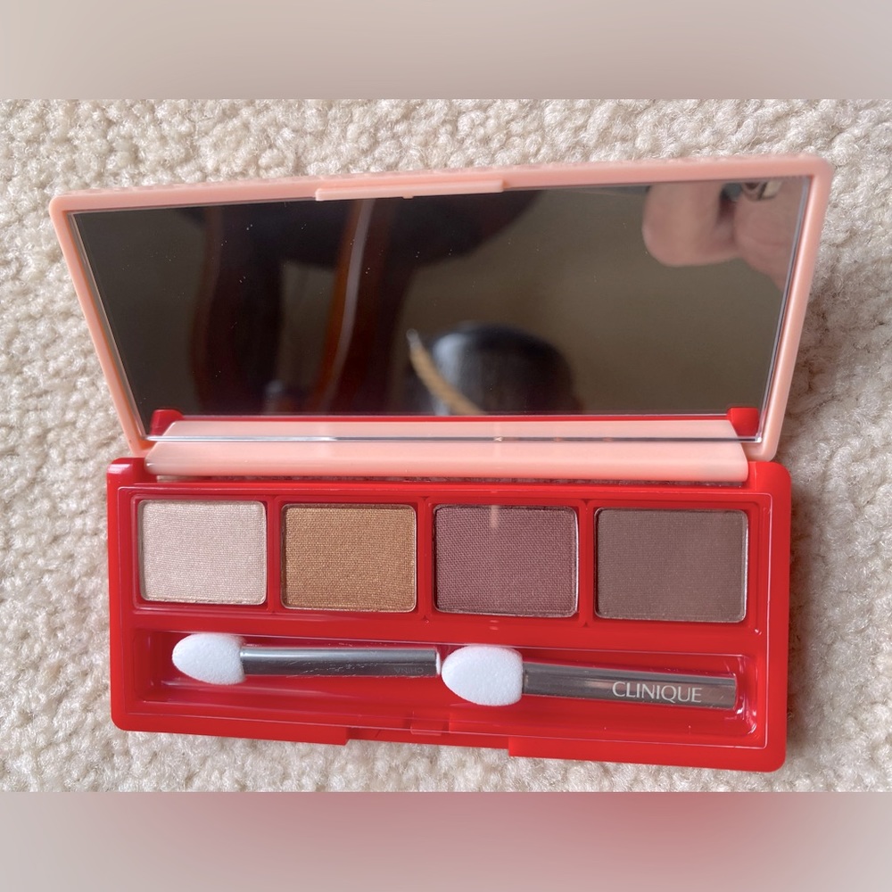 Clinique Limited Edition All About Shadow Quad New😍